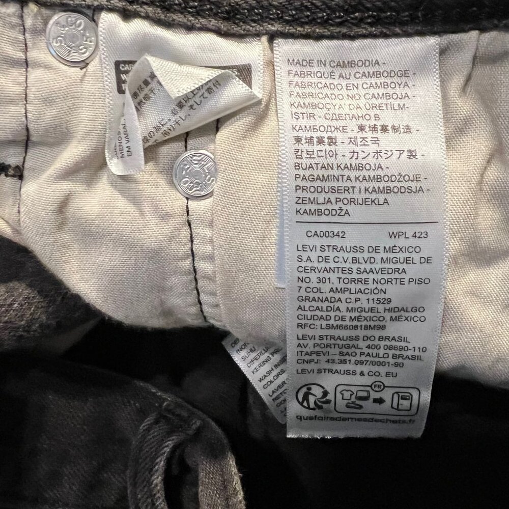 Levi Strauss & Co.501 Shorts-NWT-Black-Women's Distressed A high Rise-Button Fly - Picture 12 of 14